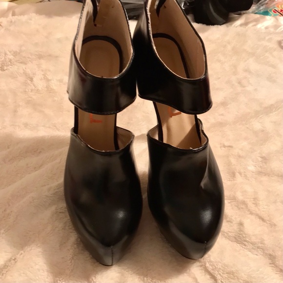 f5j nwot black platforms w/ zipper 6 1/2. - Picture 10 of 11